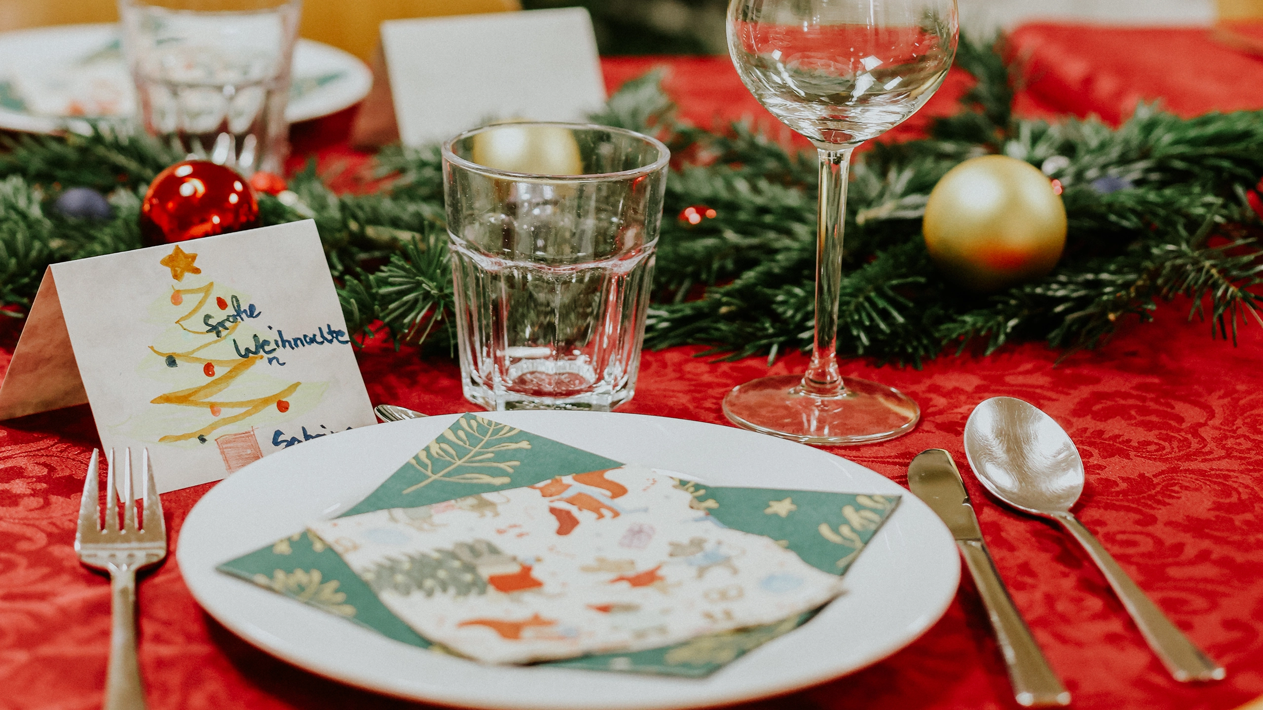Feiertage im Kinderheim Merkstein - so verbringen Erzieher:innen und Kinder und Jugendliche Weihnachten und Silvester