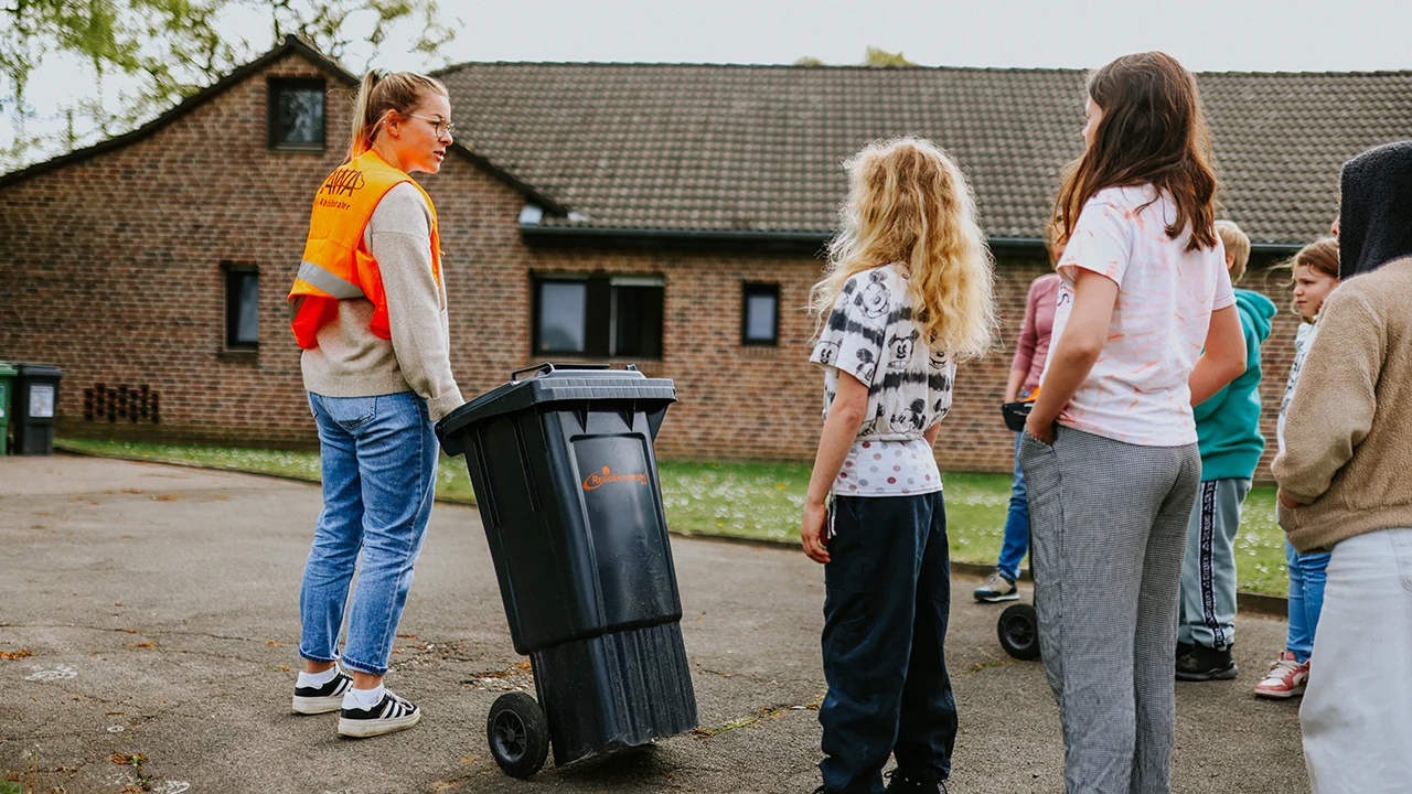 Spielerisch lernen Kinder Mülltrennung
