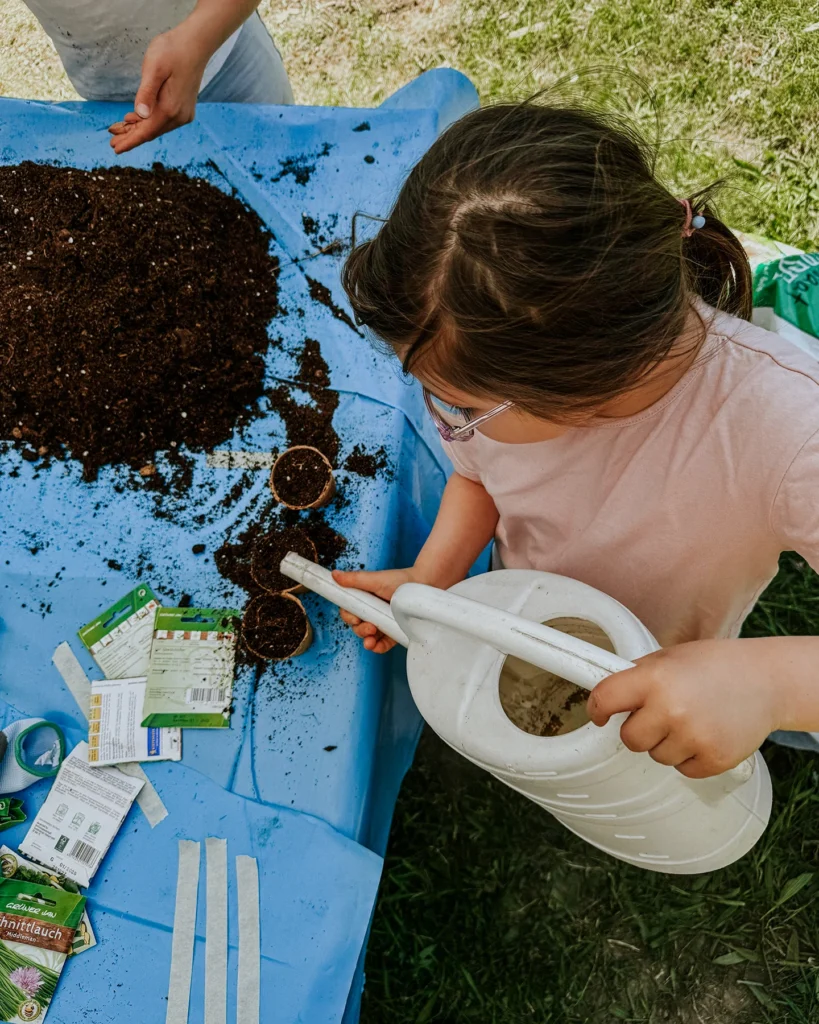 Kinder lernen Garten