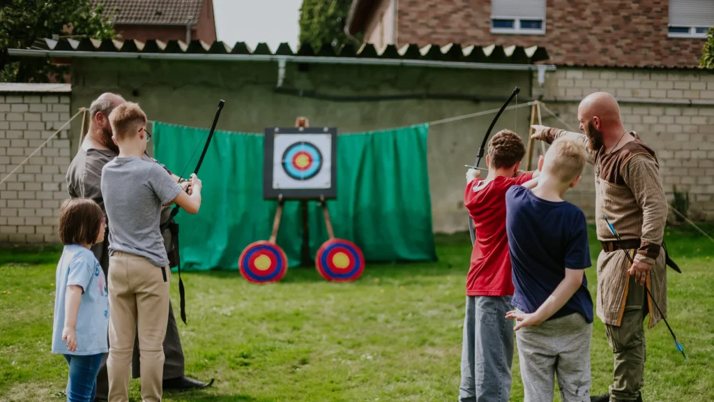 Bogenschießen im Kinderheim