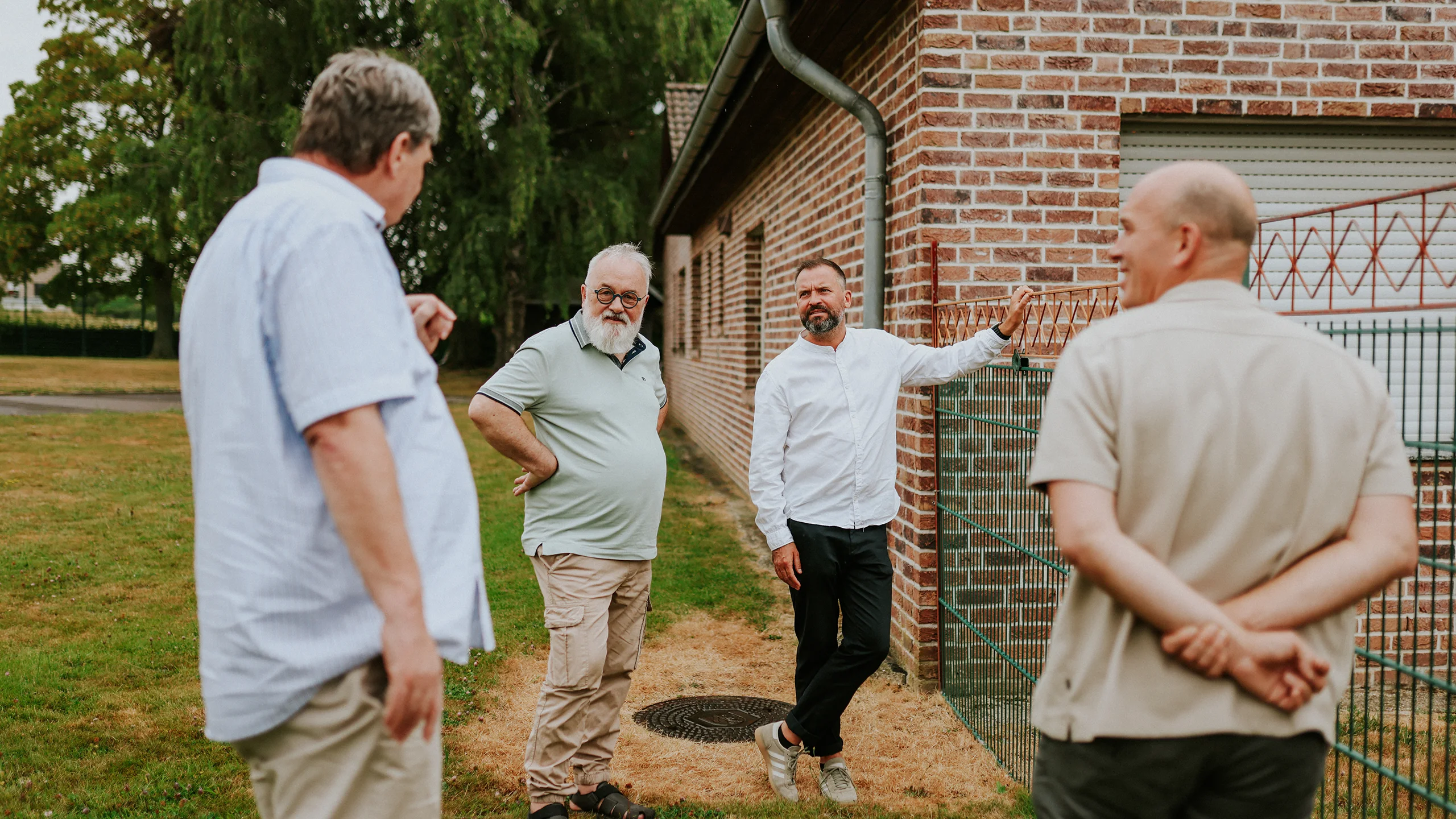 Tim Krämer, Mario Kappes und Vertreter:innen des Kinderheims im Gespräch über die aktuelle Situation der Kinder- und Jugendhilfe